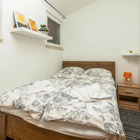 Appartement 1 Bedroom In Valbandon