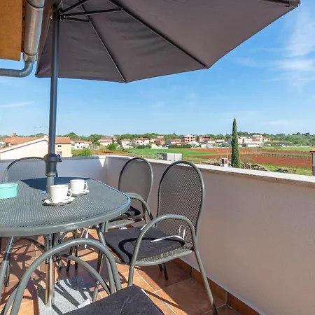 1 Bedroom In * Valbandon