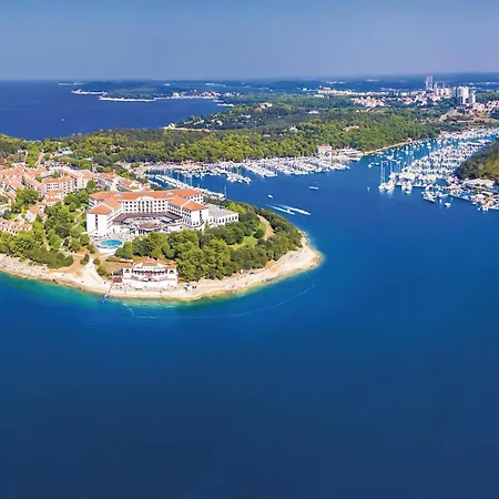 Apartment 1 Bedroom In Pula